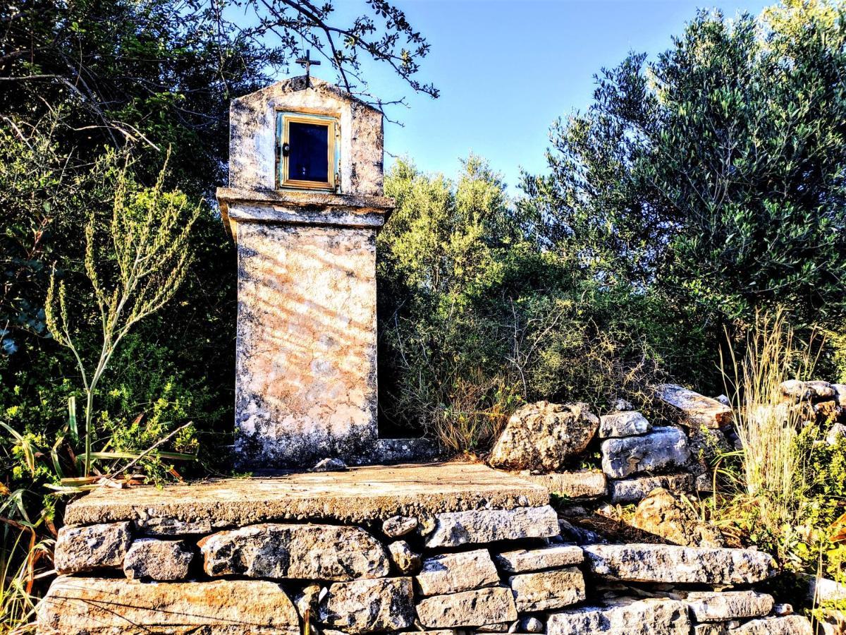 Of Light * Perama (Crete)